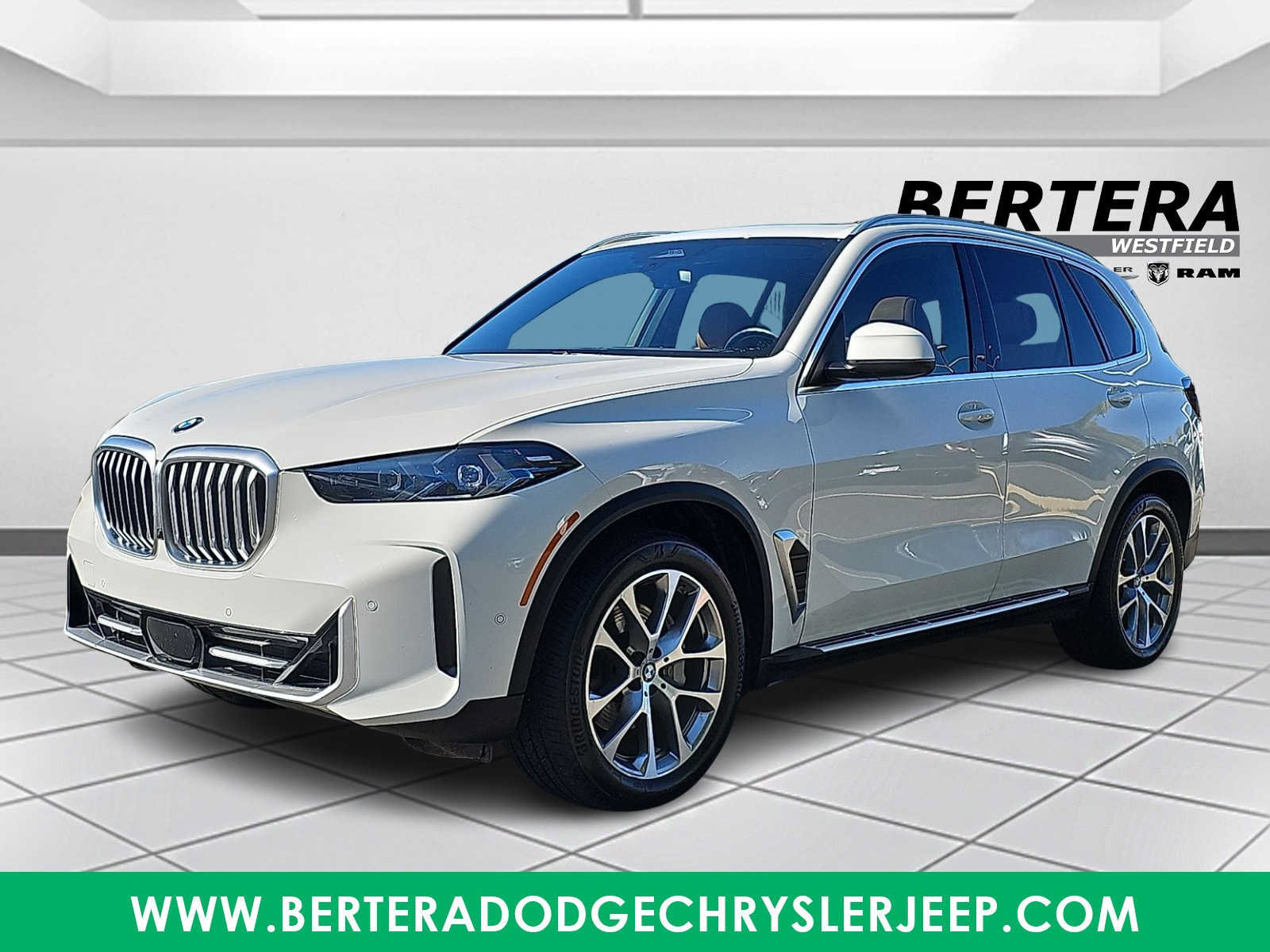 Used 2026 BMW X5 xDrive40i AWD/4WD image 3