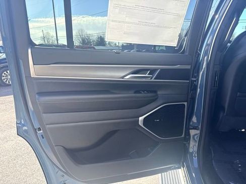 New 2026 Jeep Grand Wagoneer Limited image 16