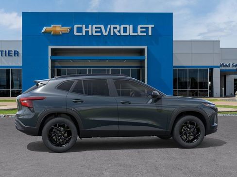 New 2026 Chevrolet Trax LT w/ Driver Confidence Package FWD image 5