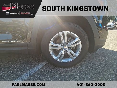 Used 2023 GMC Terrain SLE w/ Driver Convenience Package AWD/4WD image 9
