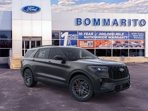New 2026 Ford Explorer ST-Line w/ ST-Line Street Pack AWD/4WD image 7