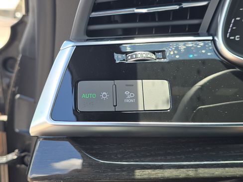 New 2025 Audi Q8 Premium Plus image 28