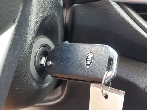 Used 2020 Kia Forte LXS image 27