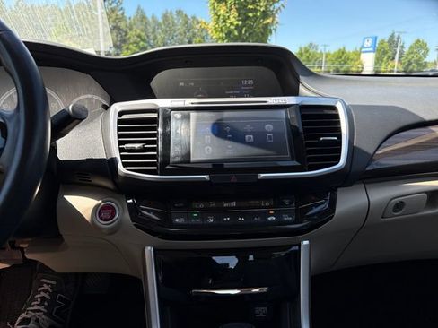 Used 2017 Honda Accord EX-L image 20