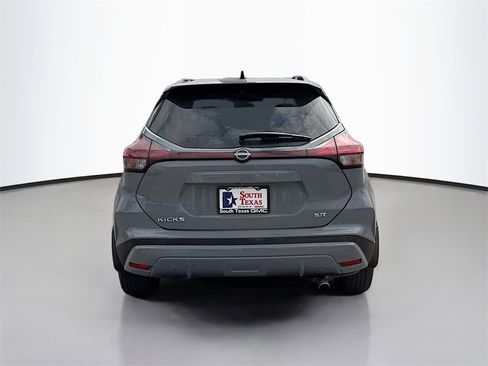 Used 2023 Nissan Kicks SR w/ SR Premium Package image 6