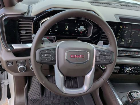 New 2026 GMC Sierra 1500 SLT image 18