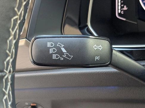 Used 2021 Volkswagen Jetta SEL Premium image 6