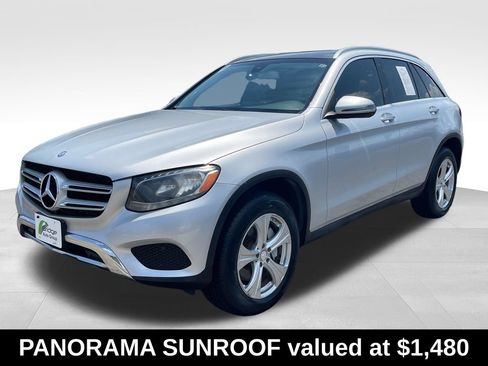 Used 2016 Mercedes-Benz GLC 300 4MATIC w/ Multimedia Package image 4