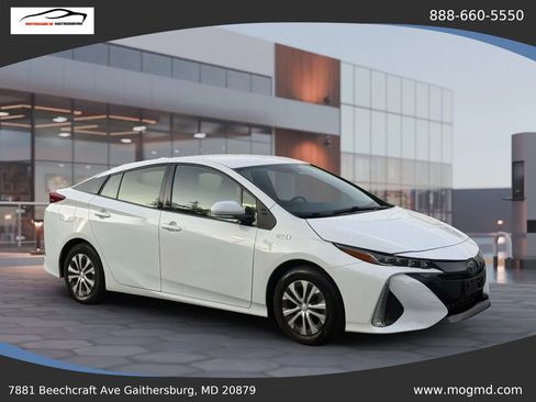 Used 2018 Toyota Prius Prime Plus w/ Carpet Mat Package FWD image 7