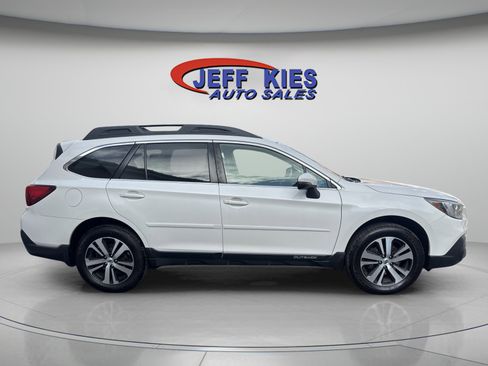 Used 2018 Subaru Outback 2.5i Limited image 4