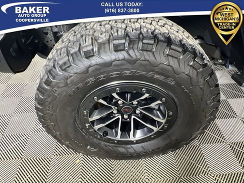 Used 2025 Jeep Wrangler Unlimited Rubicon image 33