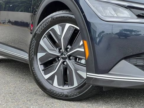 Certified 2024 Kia EV6 Light AWD/4WD image 2