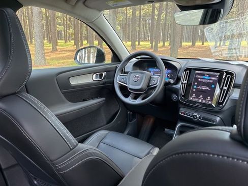 New 2026 Volvo XC40 B4 Core image 26