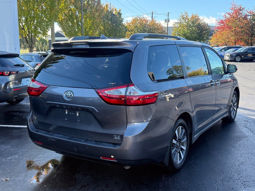 Used 2018 Toyota Sienna XLE w/ XLE Navigation Package AWD/4WD image 7