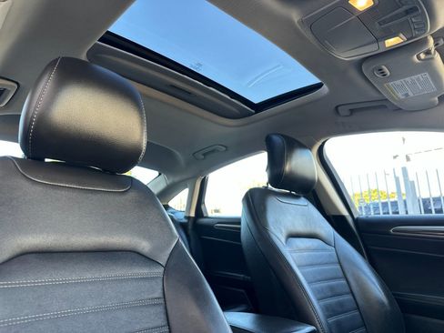 Used 2014 Ford Fusion SE w/ Equipment Group 202A image 17