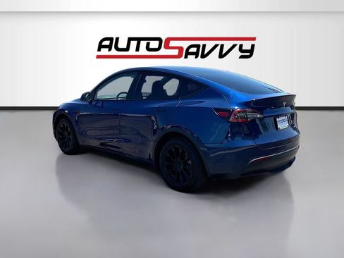 Used 2023 Tesla Model Y Long Range AWD/4WD image 5
