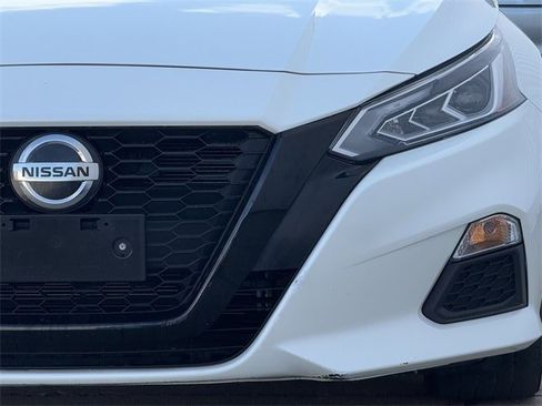 Used 2022 Nissan Altima 2.5 SR image 9