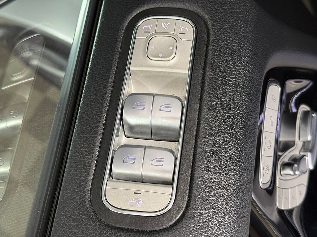 Used 2021 Mercedes-Benz G 63 AMG 4MATIC w/ Seat Comfort Package image 38