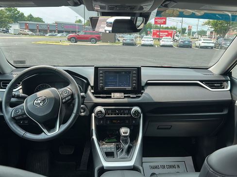 Used 2021 Toyota RAV4 XLE Premium AWD/4WD image 22