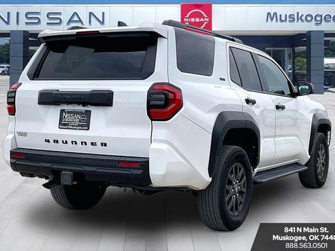 Used 2025 Toyota 4Runner SR5 AWD/4WD image 5