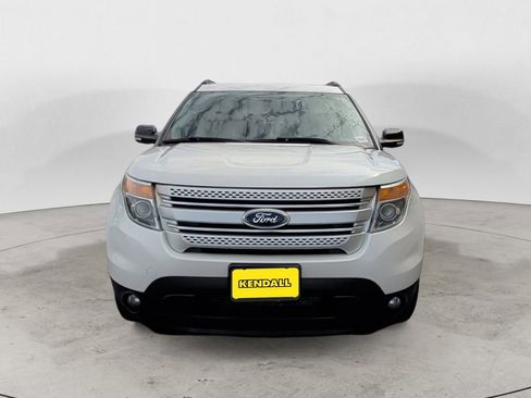 Used 2015 Ford Explorer XLT w/ Equipment Group 202A AWD/4WD image 8