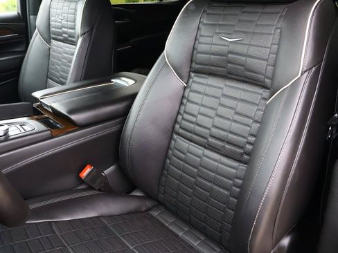 Certified 2024 Cadillac Escalade ESV Premium Luxury Platinum AWD/4WD image 21