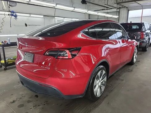 Used 2021 Tesla Model Y Long Range image 2