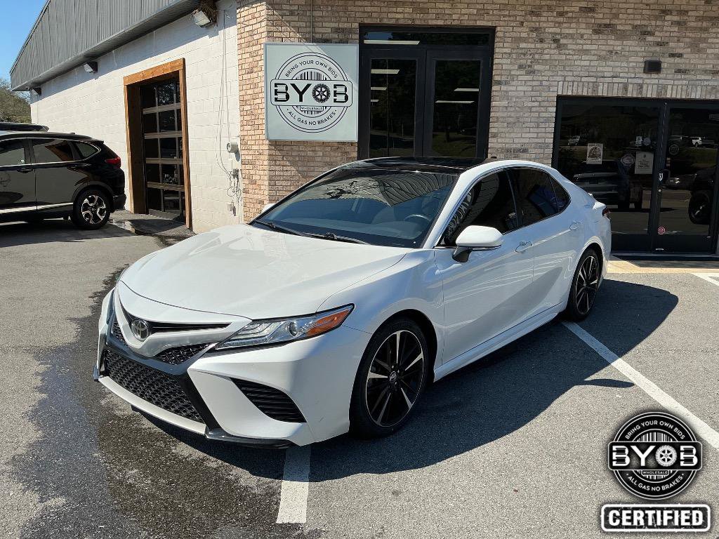Used 2020 Toyota Camry XSE FWD image 1
