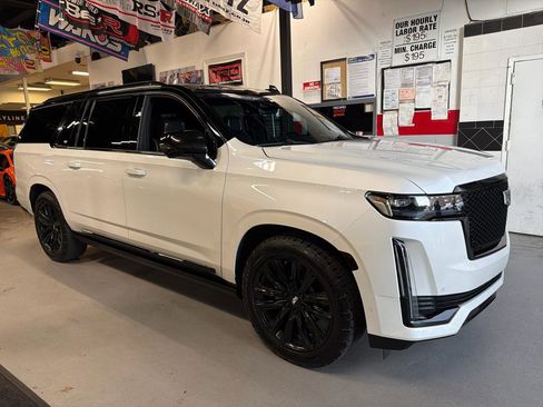 Used 2022 Cadillac Escalade ESV Sport Platinum w/ LPO, Floor Liner Package image 4