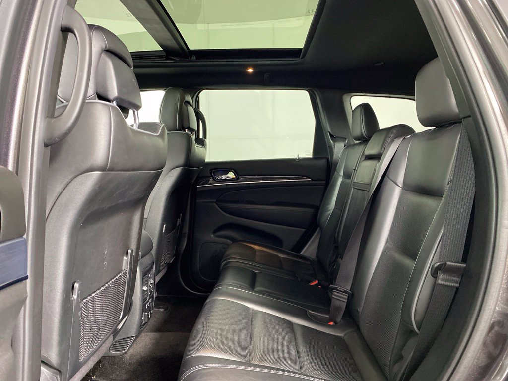 Used 2019 Jeep Grand Cherokee Overland AWD/4WD image 13