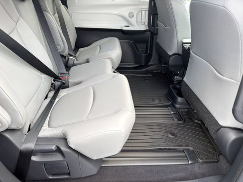 New 2026 Toyota Sienna XLE FWD image 26