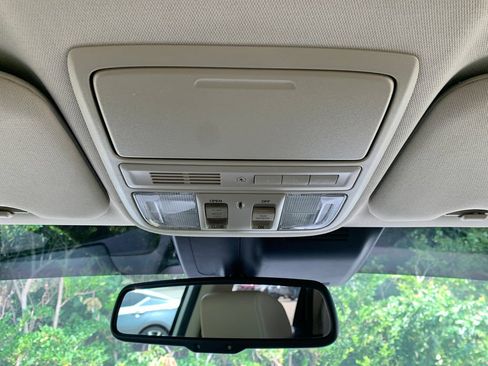 Used 2019 Honda CR-V Touring image 19