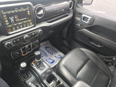 Used 2021 Jeep Wrangler Unlimited Sahara AWD/4WD image 31