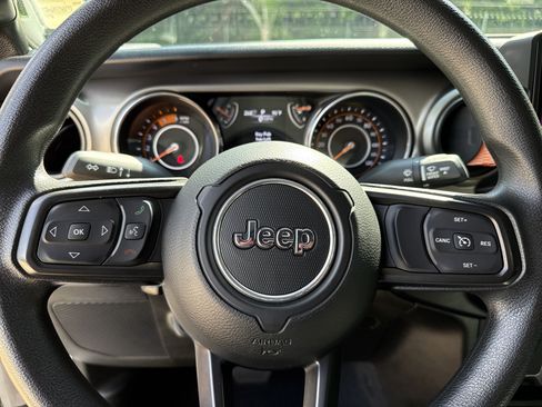 Used 2021 Jeep Wrangler Unlimited Sport AWD/4WD image 26