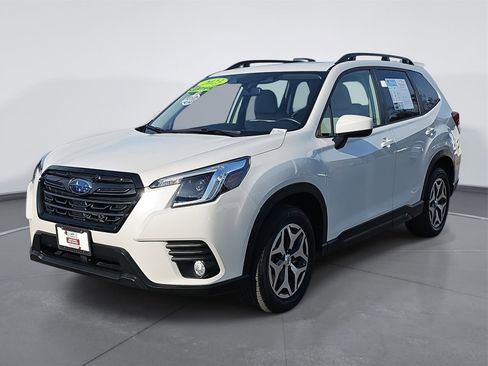 Used 2023 Subaru Forester Premium image 7