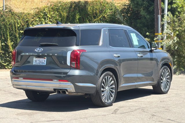 Used 2023 Hyundai Palisade Calligraphy w/ Cargo Package FWD image 4