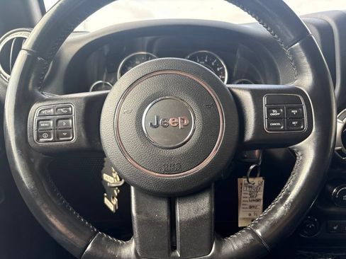 Used 2017 Jeep Wrangler Sahara w/ Connectivity Group AWD/4WD image 13