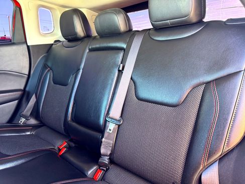 Used 2021 Jeep Compass Trailhawk image 15