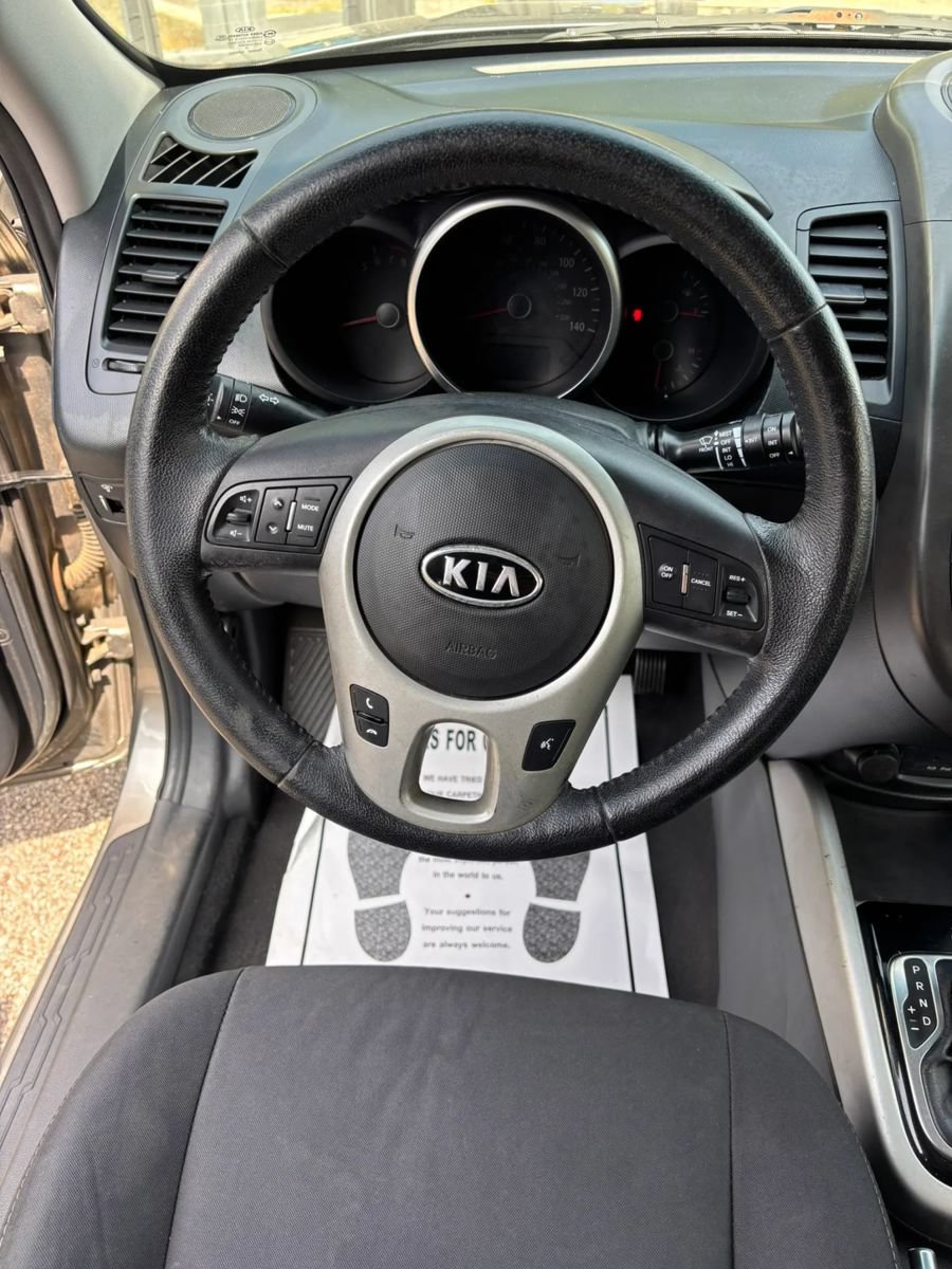 Used 2012 Kia Soul + FWD image 9