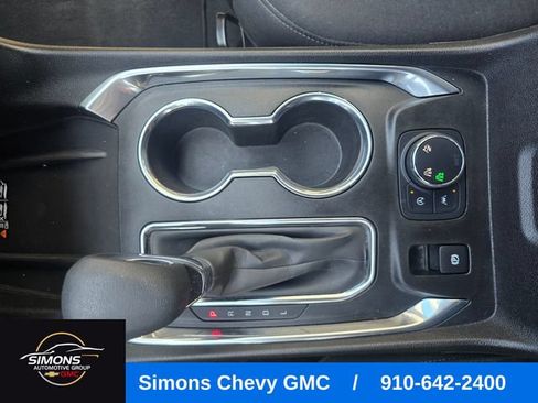 Used 2023 Chevrolet Traverse LT w/ Rear Camera Mirror Package AWD/4WD image 28