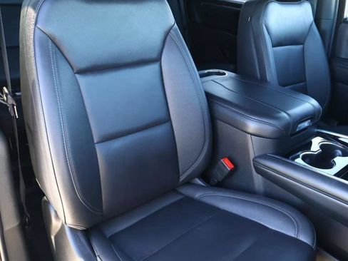 Used 2025 Chevrolet Tahoe Z71 AWD/4WD image 17