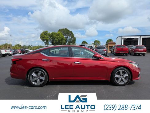 Used 2022 Nissan Altima 2.5 SL FWD image 2