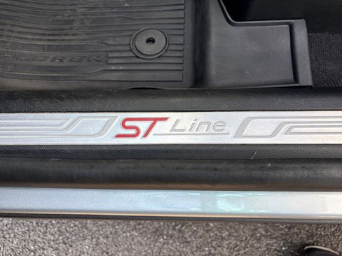 Used 2022 Ford Explorer ST-Line w/ Class IV Trailer Tow Package image 14