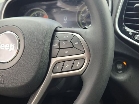 Used 2022 Jeep Cherokee Limited AWD/4WD image 32