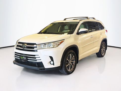 Used 2018 Toyota Highlander XLE w/ Protection Package #3 image 3