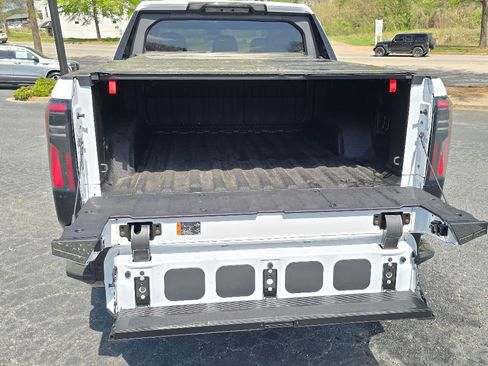 New 2025 GMC Sierra EV Denali image 8