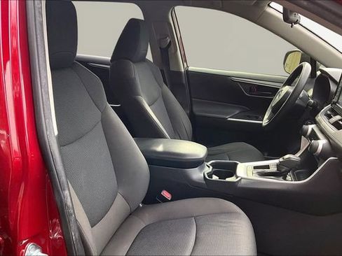 Used 2021 Toyota RAV4 LE image 20