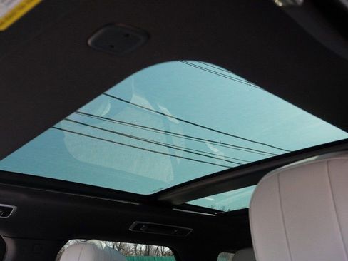 Used 2023 Land Rover Range Rover Sport SE image 24