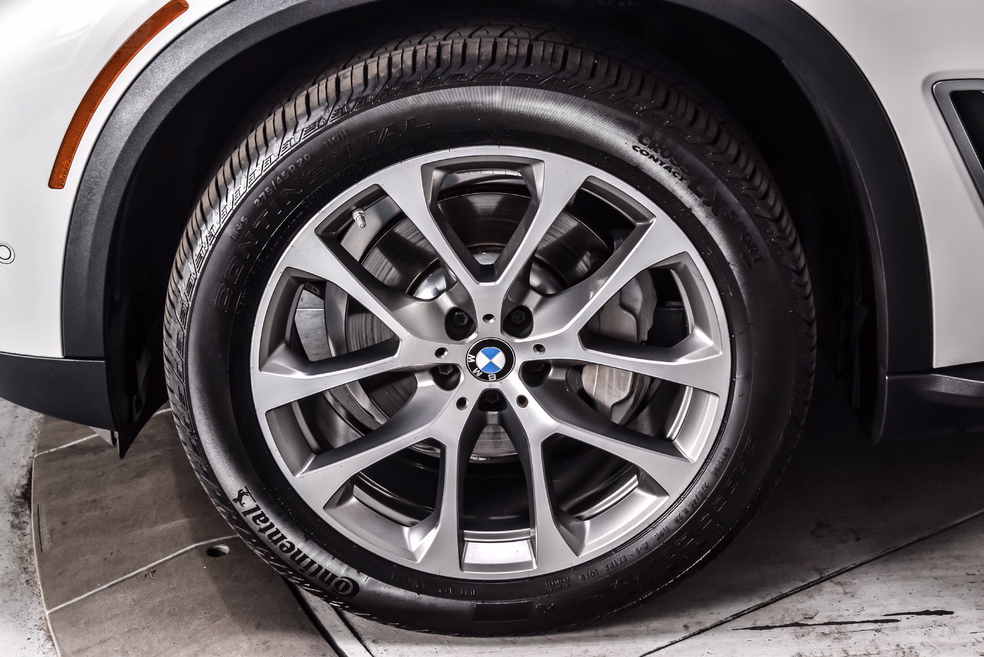 Used 2022 BMW X5 xDrive40i w/ Premium Package AWD/4WD image 9