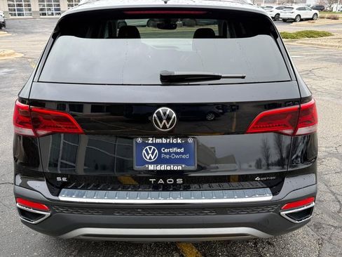 Certified 2023 Volkswagen Taos SE w/ Panoramic Sunroof Package image 4